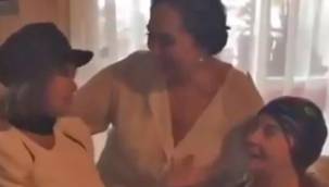 Filiz Akın yakın dostu Fatma Girik'i unutmadı