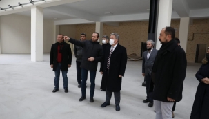 Hem pazar yeri hem sosyal tesis bir arada…