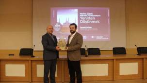 “İslam toplumlarının kalp kurumu mabetlerdir”