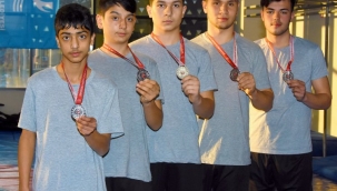 İzmir Aliağalı güreşçilerden 5 madalya birden