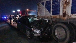 Kamyona arkadan çarpan otomobil sürücüsü ağır yaralandı