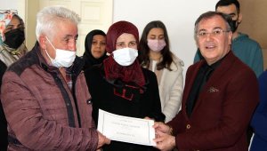 Kayseri'de başarılı 20 öğrenciye 109 bin lira ödül verildi