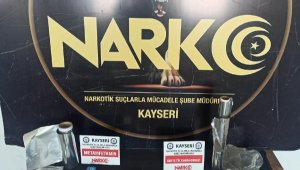 Kayseri'de sakız kutusu içine gizlenmiş uyuşturucu ele geçirildi