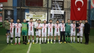 Kocaeli İzmit Belediyesi üst yönetimi final maçını takip etti