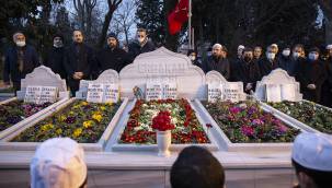 Milli Görüş hareketinin lideri Necmettin Erbakan kabri başında anıldı