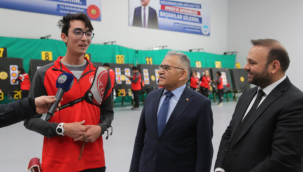 Milli Okçu Mete Gazoz'dan Başkan Büyükkılıç'a teşekkür 