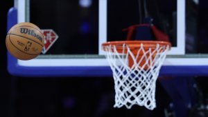 NBA'de Mavericks, 19 sayı geriden gelerek Warriors'ı yendi