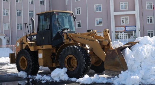 Nevşehir Belediyesi kar temizliğinde