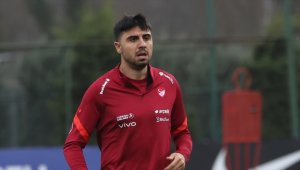 Ozan Tufan, Fenerbahçe'ye geri döndü
