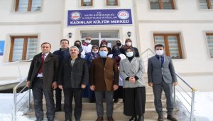 Sivas İl Özel İdaresinden Hafik Kadınlar Kültür Merkezi'ne bilgisayar desteği