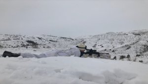 Sivas'ta komandolar karlı arazide operasyon eğitimi yaptı 