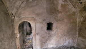 Tarihi hamam restore edilmeyi bekliyor 