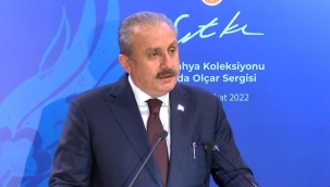 TBMM Başkanı Şentop Dolmabahçe'de sergi açılışına katıldı