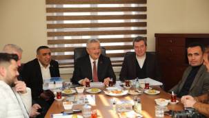 AK Partili Nasır' dan Bergama’da basın toplantısı