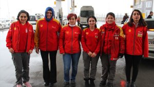 Akaryakıt istasyonunu kadınlar işletiyor