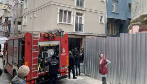 Apart otelde çıkan yangın müşteri sokağa döktü