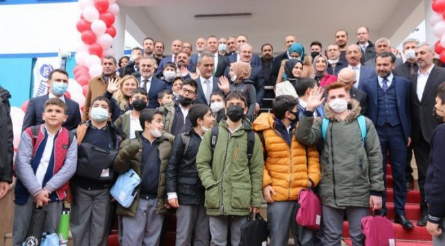 Bakan Özer: Öğretmenler arasında kadınların oranının yüzde 59’a yükseldi