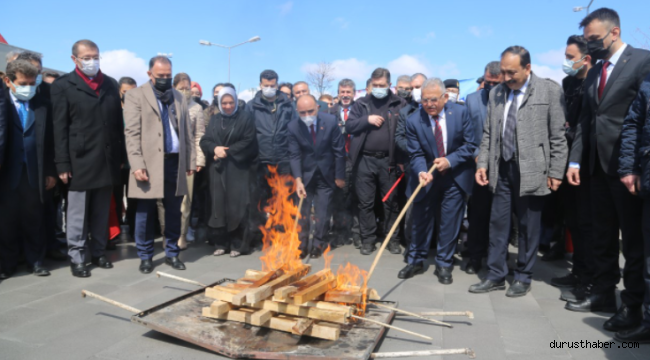 Başkan Büyükkılıç, baharın habercisi Nevruz ateşini yaktı, örste demir dövdü