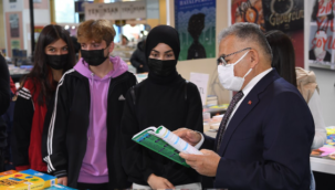 Başkan Büyükkılıç'tan şehrin kültür ve edebiyatına 36 kitap, 24 dergilik katkı