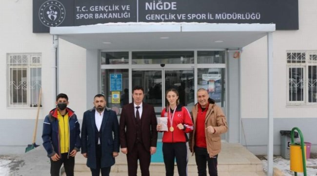 Boksör Havva Nur Şeker Avrupa yolcusu