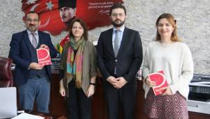 Bursa'da Dijital Çağı Anlama Seminerleri'nin bu haftaki konuğu Doç. Dr. Betül Önay Doğan