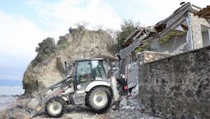 Bursa Gemlik'te kaçak yapı operasyonu