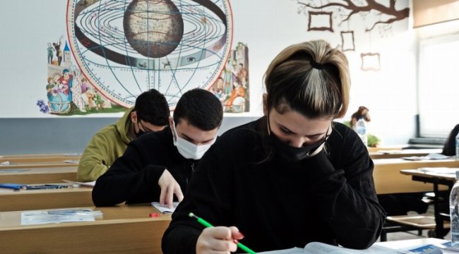Bursalı gençler TYT provasında ter döktü