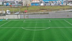 Darıca Nene Hatun Stadı’ndaki batı sahasının çimleri serildi