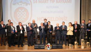 Doktor Başkana Kayseri Tabip Odası'ndan özel ödül