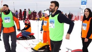 Erciyes'te eşler arası 'Artık çekilmez oldun' kızak yarışması 
