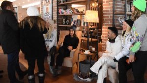 Erciyes'te kütüphane konseptli otel açıldı