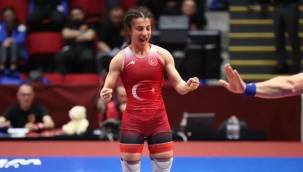 Evin Demirhan Yavuz, güreşte Avrupa şampiyonu oldu