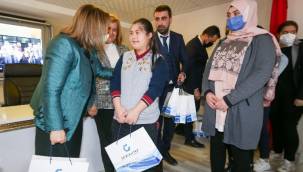 Gaziantep'te kitap okuyan gençlere ödül 