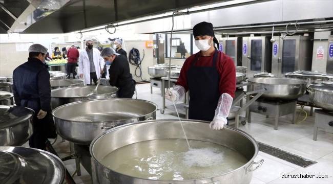 Gaziantep'te meslek lisesi öğrencileri günde 20 bin kişiye yemek hazırlıyor