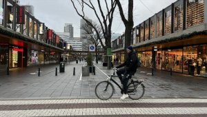 Hollanda'da tüm Kovid-19 kısıtlamaları kaldırılıyor