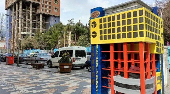 Kahramanmaraş’ın sarı binasına pastalı veda