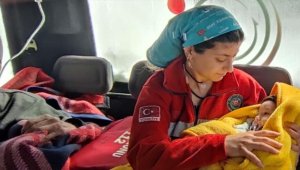 Karla kaplı köylerde hastalanan bebeklerin yardımına AFAD ve UMKE koştu