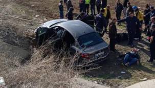 Kayseri'de Otomobil tarlaya uçtu: 2 yaralı