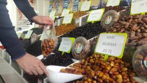 Kayseri'de Ramazan’ın gözdesi hurma ve hoşaflık ürünlerin fiyatı ikiye katladı 