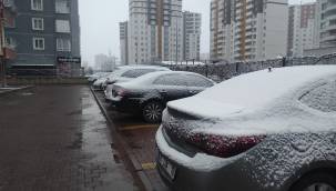 Kayseri güne karla uyandı