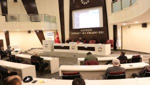 Kayseri Küçük Millet Meclisinde "Ukrayna savaşı ve Türkiye'ye etkileri" konuşuldu