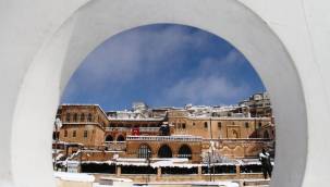 Mardin’de kartpostallık kar manzaraları