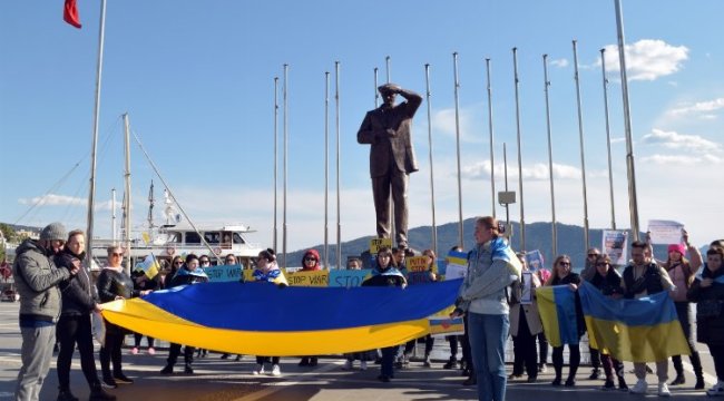 Marmaris'taki Ukraynalılardan barış çağrısı