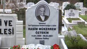 Rasim Öztekin vefatının 1. yıldönümünde mezarı başında anıldı