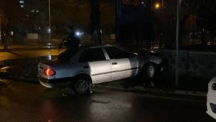 Restoranı kurşunlayıp kaçtı, aracı duvara çarpınca yakalandı