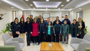 Şampiyon olan Kız Futbol Takımından, Kaplan'a ziyaret