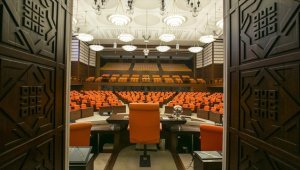 Seçim barajının düşürülmesini de içeren kanun teklifi yarın Meclis'e sunulacak