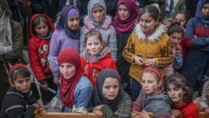 Suriyeli öğrenciler, savaşla geçen 11 yılı ve gelecek umutlarını resmetti