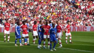 3 maçtır kazanamayan Arsenal, Chelsea karşısında güldü