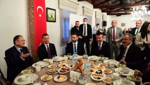 Anadolu Yayıncılar Derneği iftar programı düzenledi